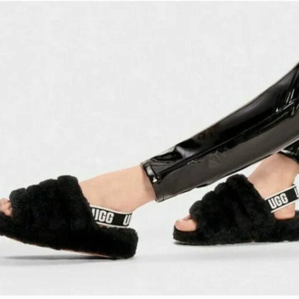 UGG Fluff Yeah Slippers Open Toe Shoes Shearling Fur Black White Women's Size 7